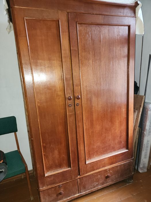 ,стол круглый,кухоный гарнтур, топчан железный ВСЕ ИЗ ДОМА