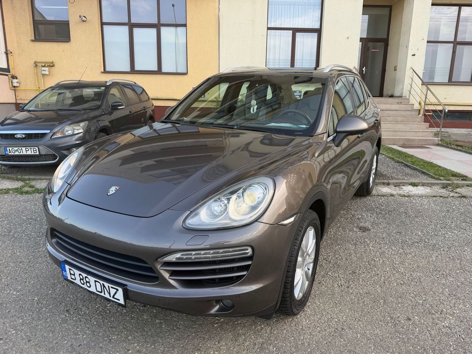 Vând / Schimb cu proprietate imobiliară ( teren / garsoniera / etc  / + diferența ) -  Porsche Cayenne 2013 Diesel