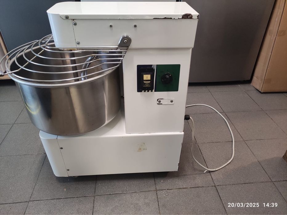 Malaxor Profesional cu Spirala 30 L