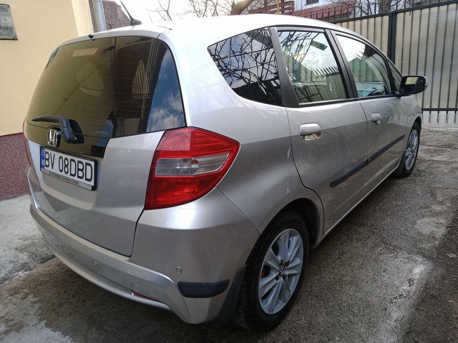 Honda Jazz 2011, 1.4L benzina aspirat, cutie AUTOMATA CVT, 95000km