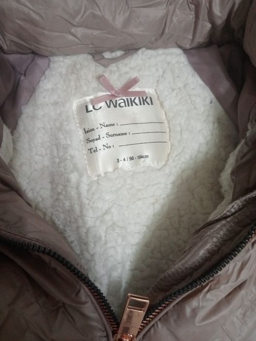 Продам куртки на девочку