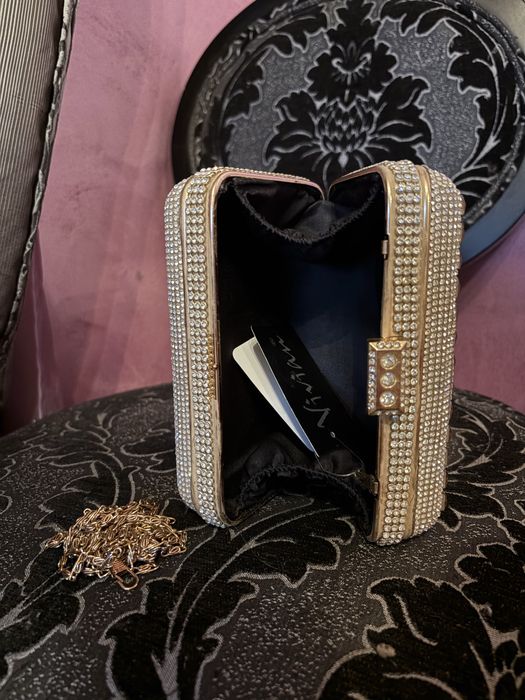 Бална чанта с камъни