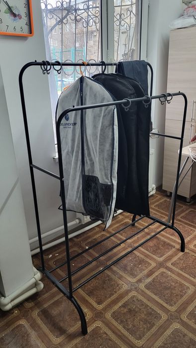 Продаётся напольная вешалка