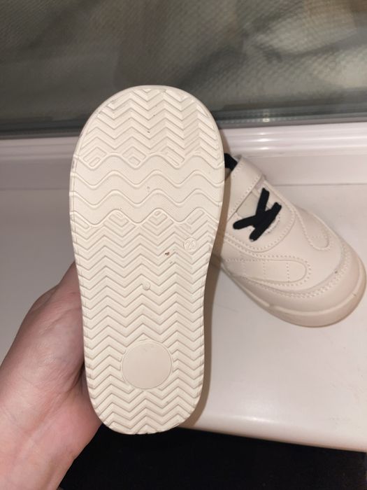 Детская обувь разная