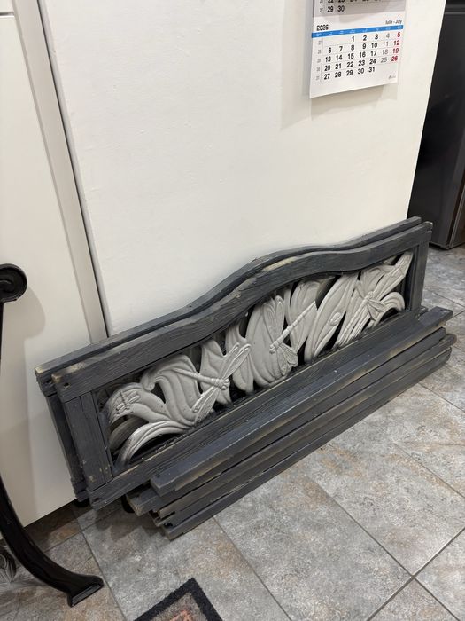 Bănci din fontă, cu elemente decorative