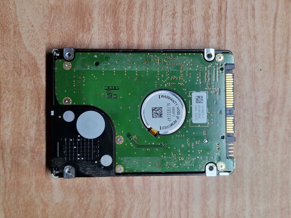 Жёсткий диск Samsung 1 ТБ (HDD 2.5")