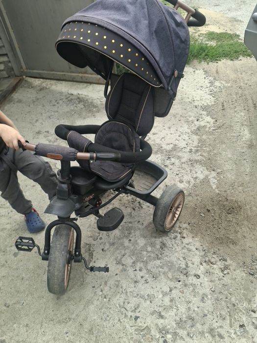 Коляска   в стиле  велосипеда