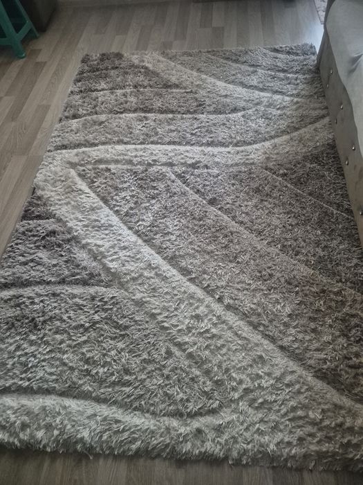 Covor beige cu cream