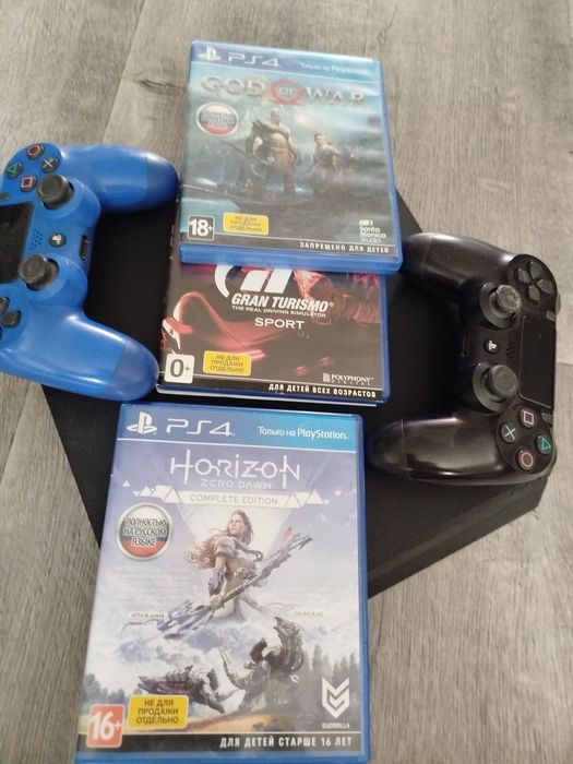 Продам PlayStation 4