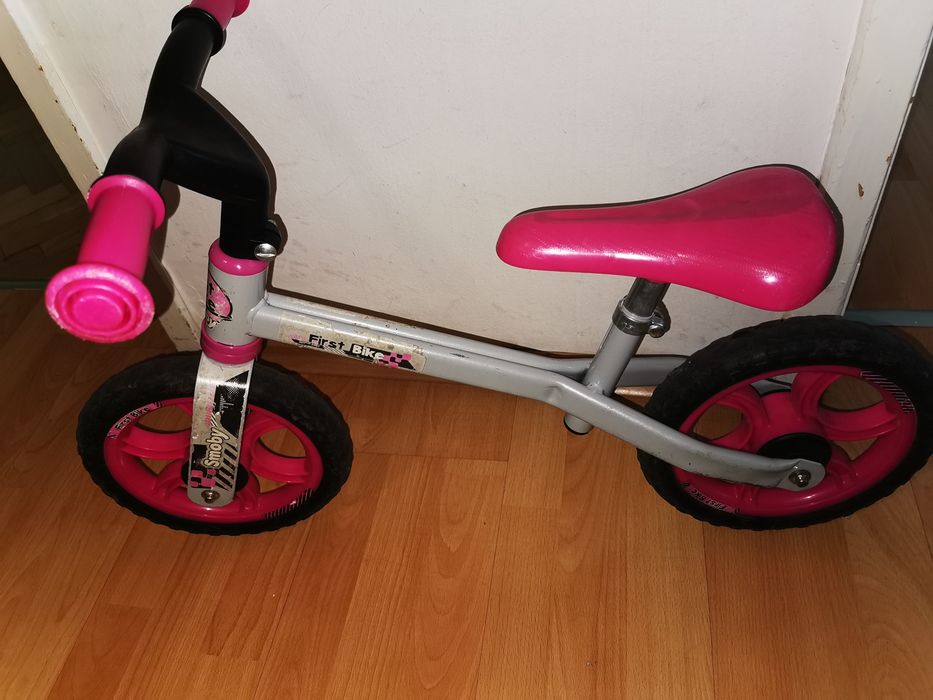 Продавам балансово колело