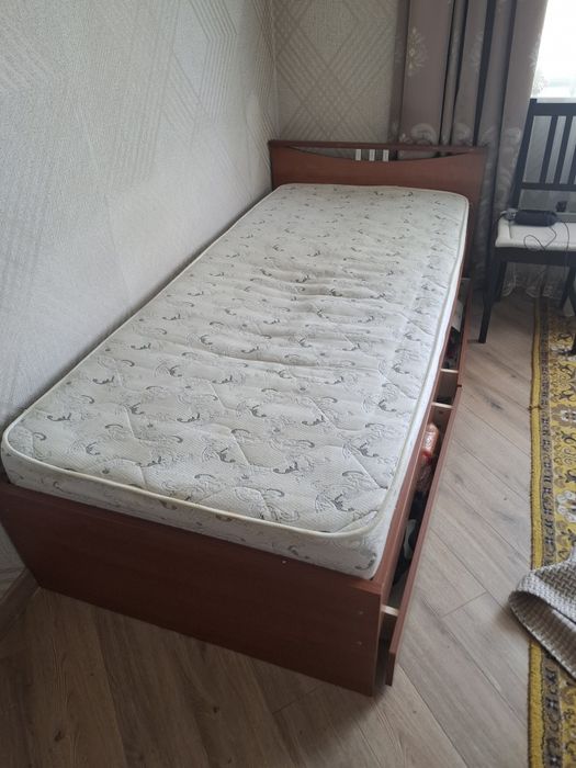 Продам кровать односпальная