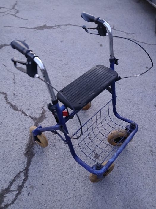 Тоалетен стол.ролатор