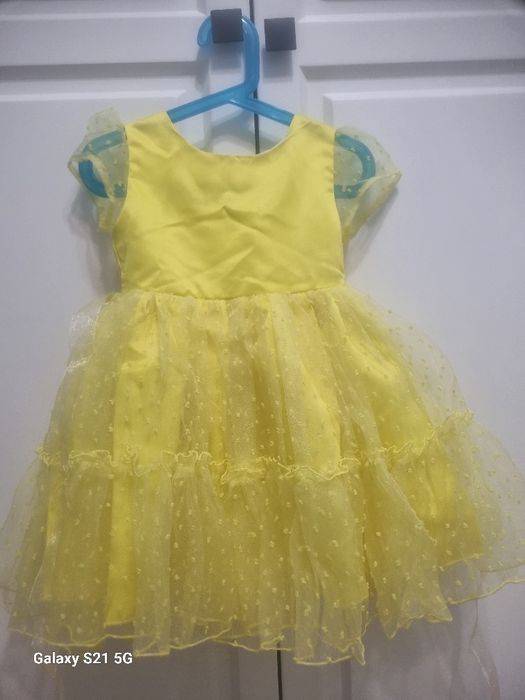 Желтое платье на 2-3 годика