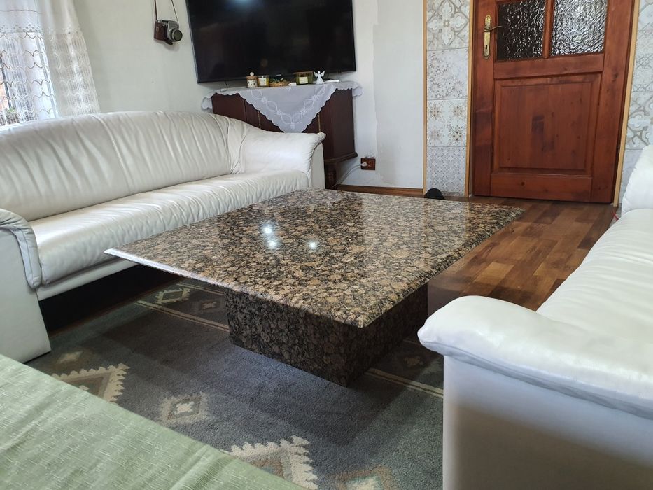 Masa din granit fosilizat 100cm×100cm made in Germany
