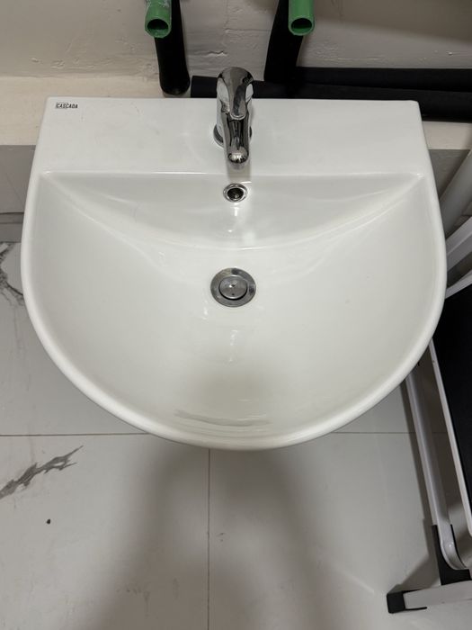 Умивалник + смесител