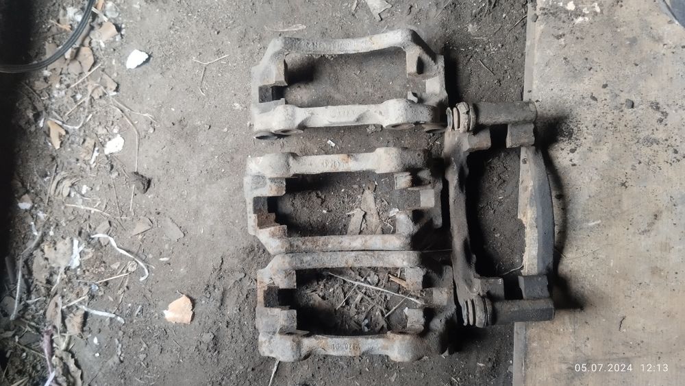 Цапфы супорта пасат б3 продам