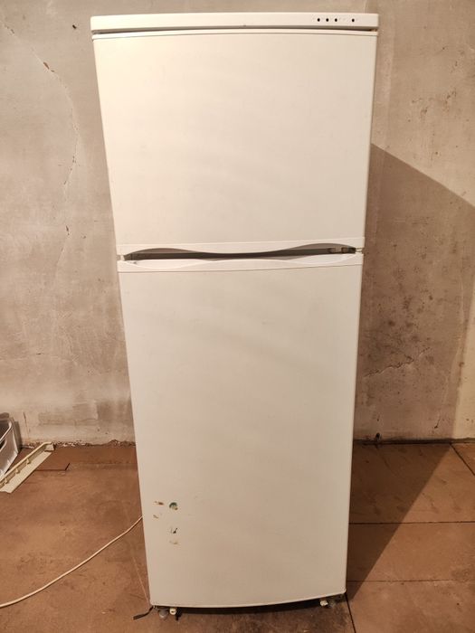 Холодильник рабочий