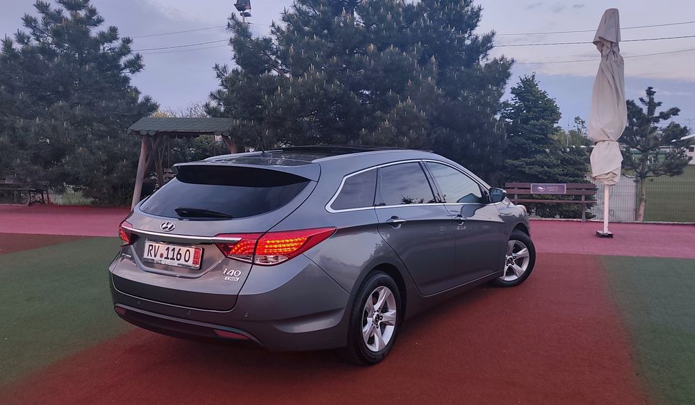 Hyundai i40/1.7 CRDI/134cp/panoramic/navigație/ cameră/Germania
