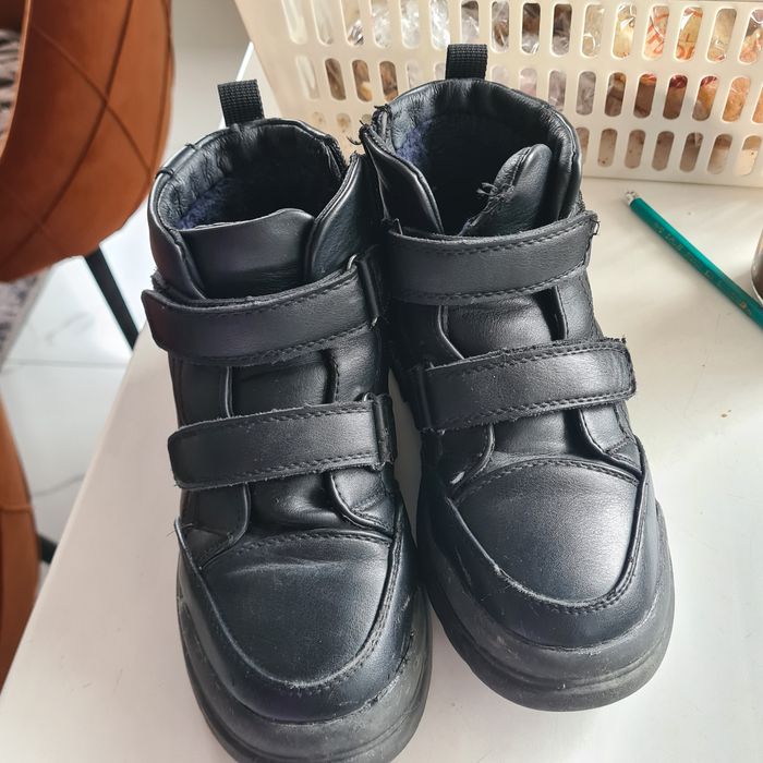 Продам обувь демисезонку для мальчика