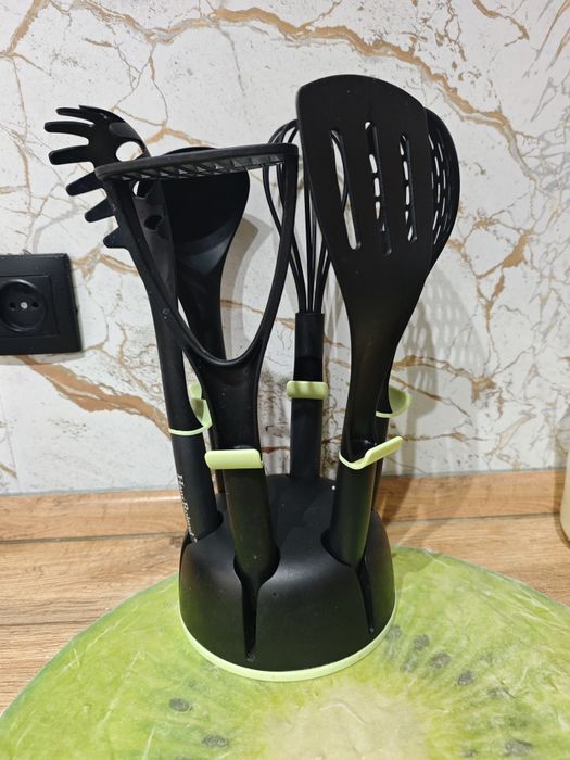 Набор кухонных инструментов