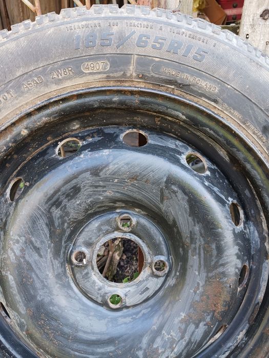 Vând roata Logan noua