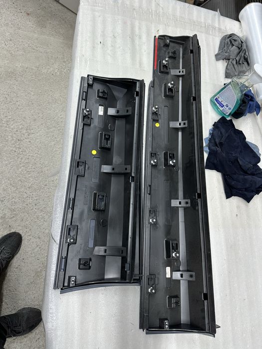 Bandouri uși stânga față spate vw tiguan 2.5na.cod:5na854939.ah.