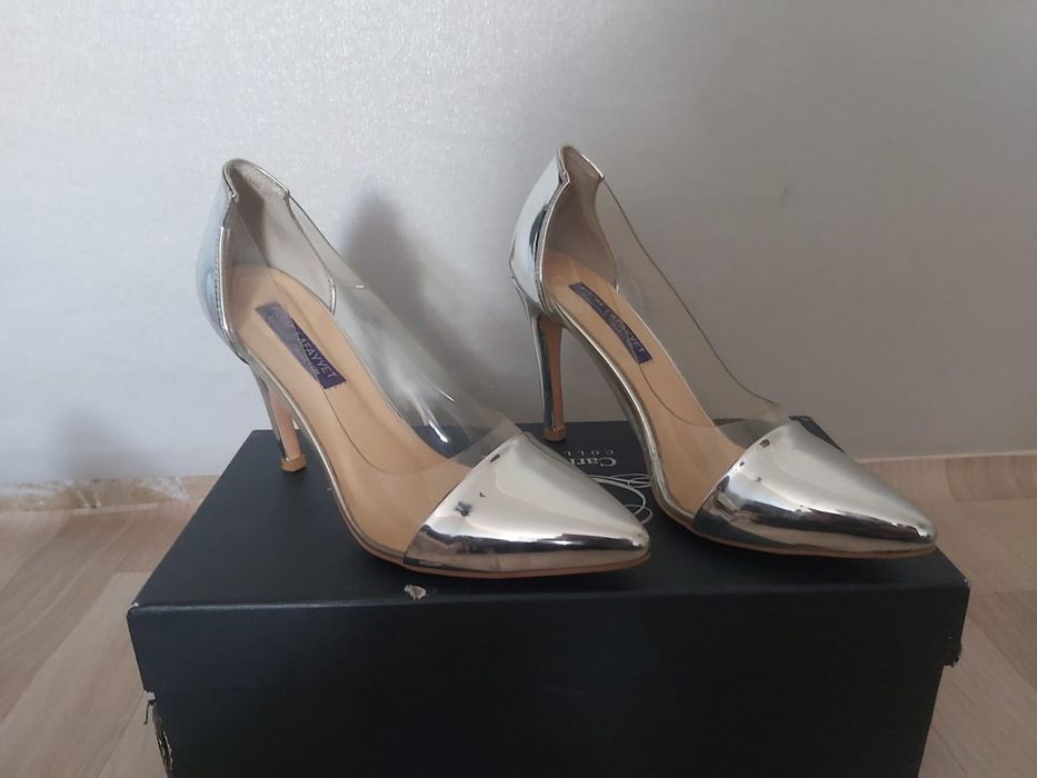 Серебристые туфли