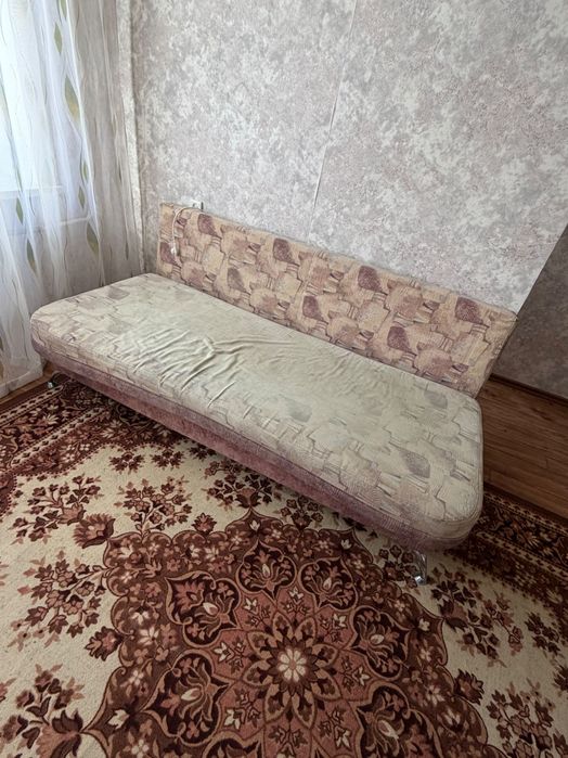 Продам диван два штуки тахта