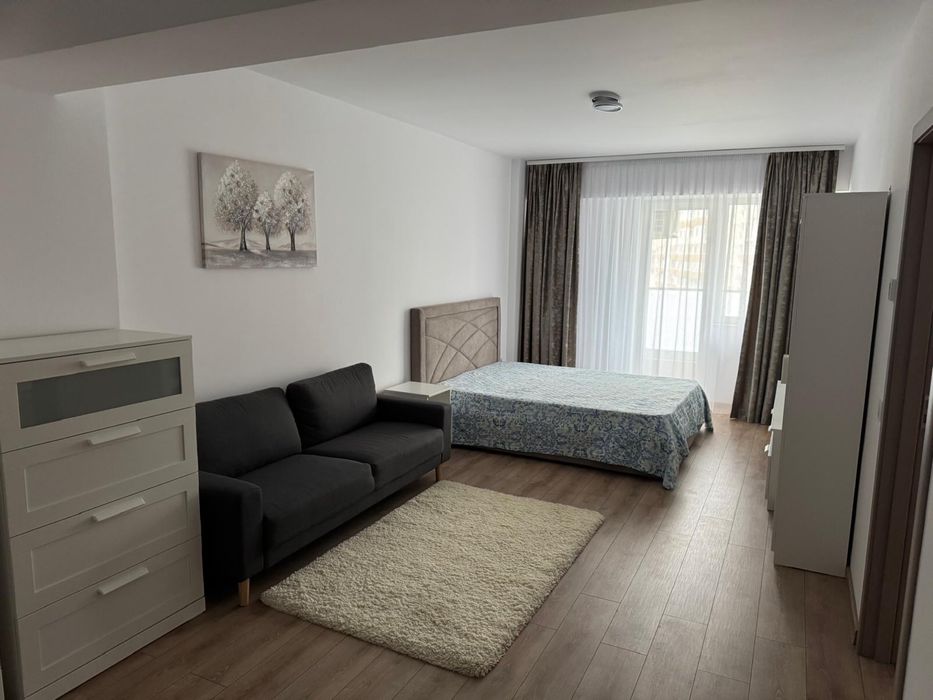 Persoana fizica inchiriez garsoniera spatioasa in complexul Fiald.