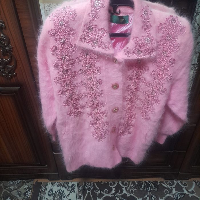 Ангорка жемпир сотилади