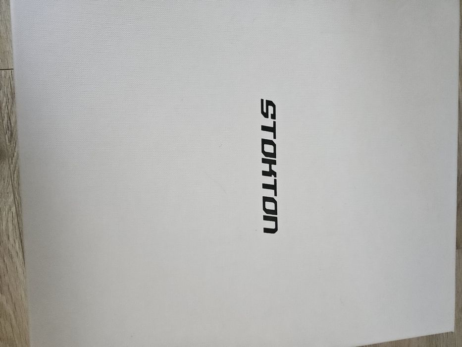 Кожаные зимние кроссовки