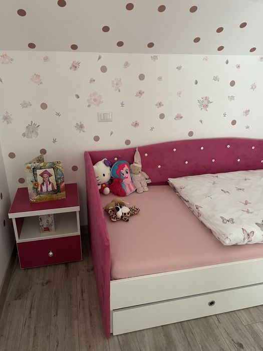 Pat tapițat pentru fete