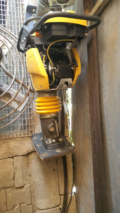 Motosapa schela elicopter masin taiat beton compactor picamer inchirie