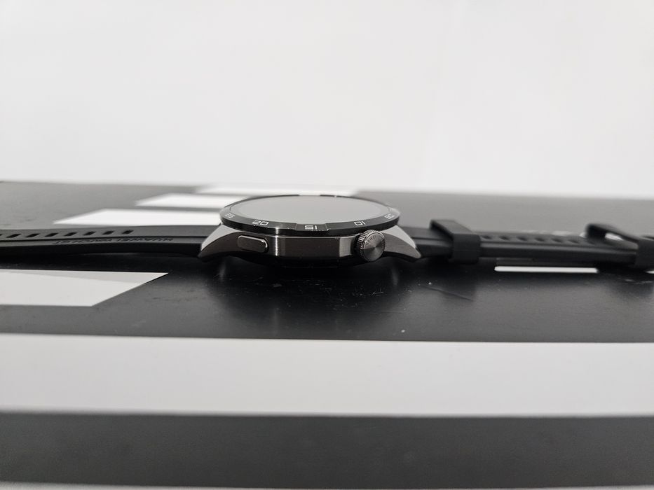 Smartwatch Huawei Watch GT4 Negru in stare excelenta