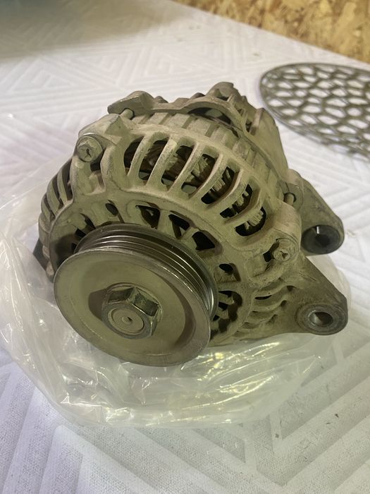 Генератор Mitsubishi A2T38892, MD189659, 12V 75A. РВР