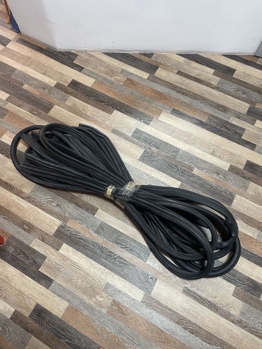 Продам уплотнители на все 4 двери на Гранту