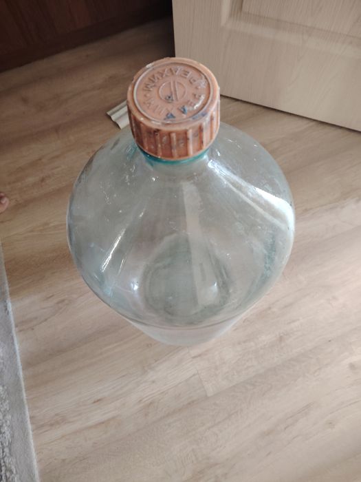 Продам бутыль большую