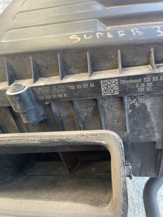 Carcasa filtru aer Volkswsgrn passat b8 superb 3 octavia 3 golf 7 2.0