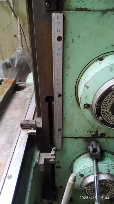 Продаётся фрезерный станок в хорошем состоянии