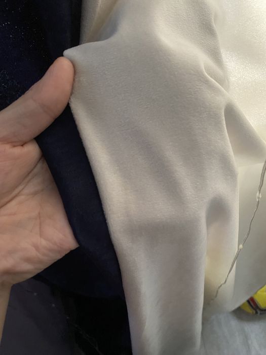 Продается шторы срочно !