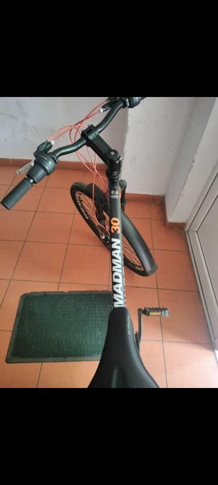 Vând doua biciclete