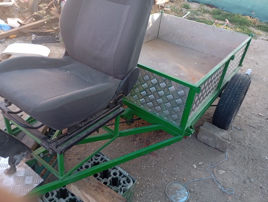 Remorcă de motosapă cu frână de mână și de picior