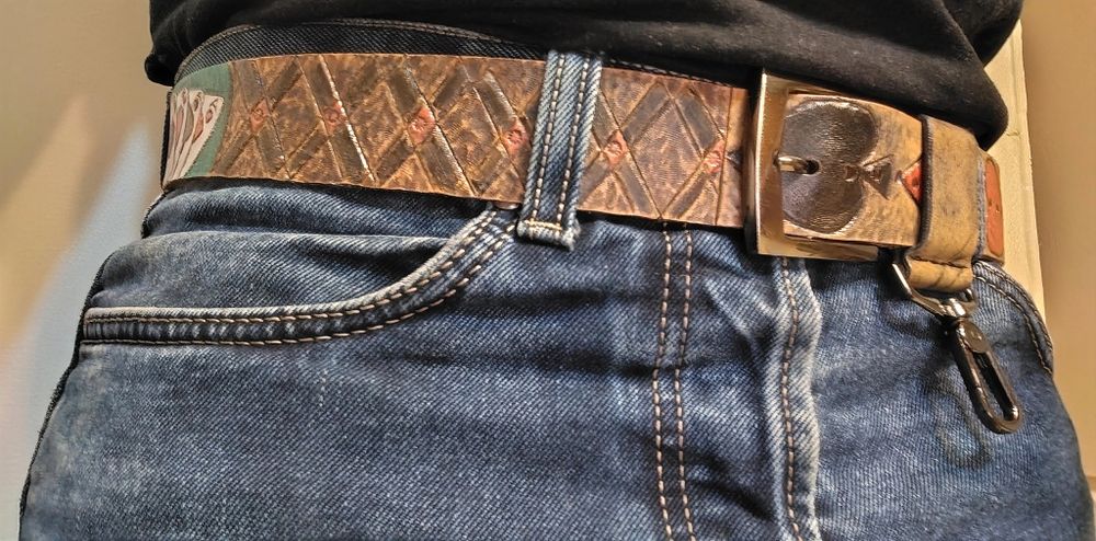 Curea rezistenta piele naturala sculptată manual moto/poker