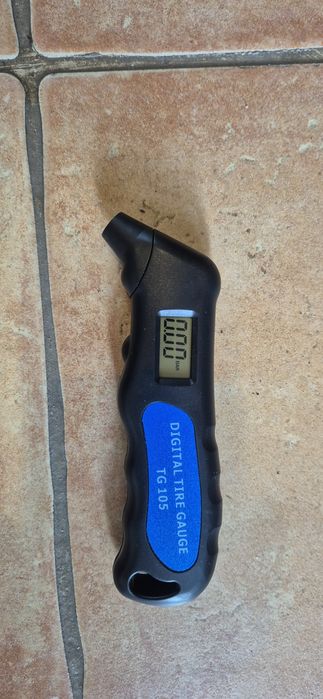Manometru digital presiune pneuri / roți auto TG-105