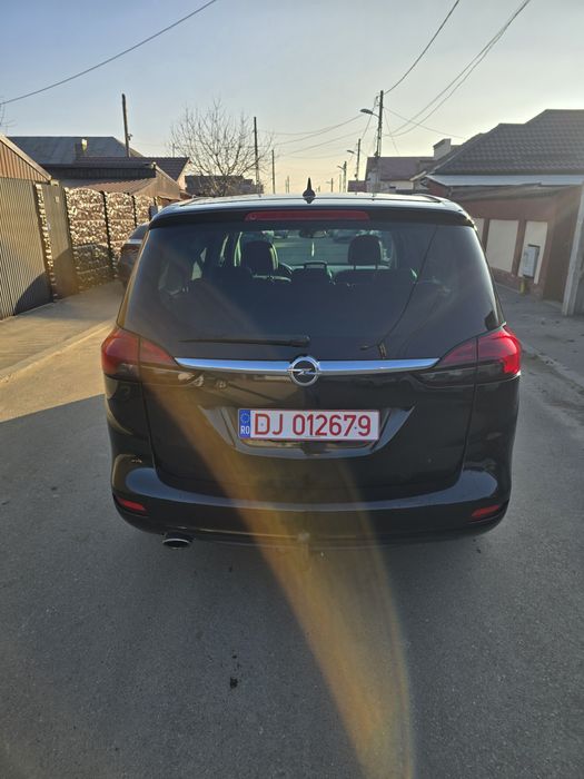 Opel Zafira C...