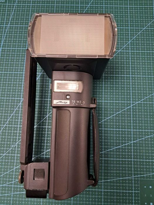 Blitz METZ 76 MZ-5 DIGITAL adaptor Canon Aproape NOU
