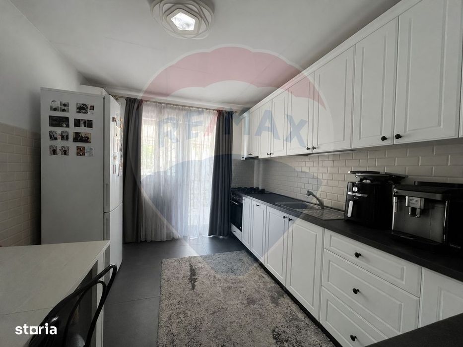 Casă cu 3 camere de vânzare în Hemeiuș – Strada Cireșarilor