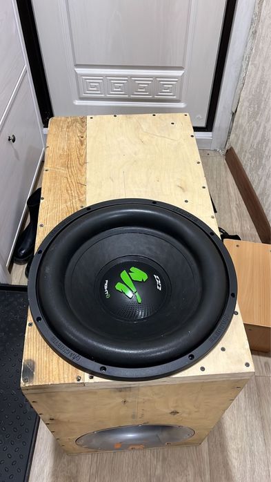 Продам сабвуфер