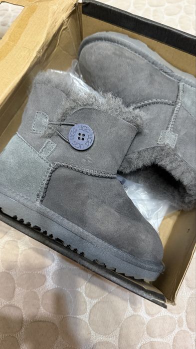 Продам детские UGG