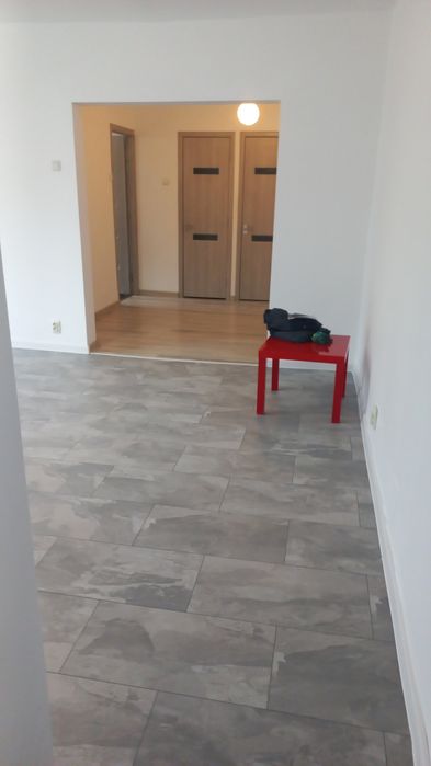 De închiriat apartament cu 2 camere zona centrală